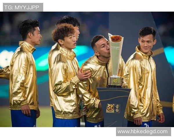 武汉排球队防守表现分析与欧冠足球战术对比探讨