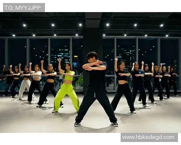 实时新闻南京街舞队荣登全国街舞状态排行榜第四名展现实力与风采 实时新闻南京街舞队荣登全国街舞状态排行榜第四名展现实力与风采